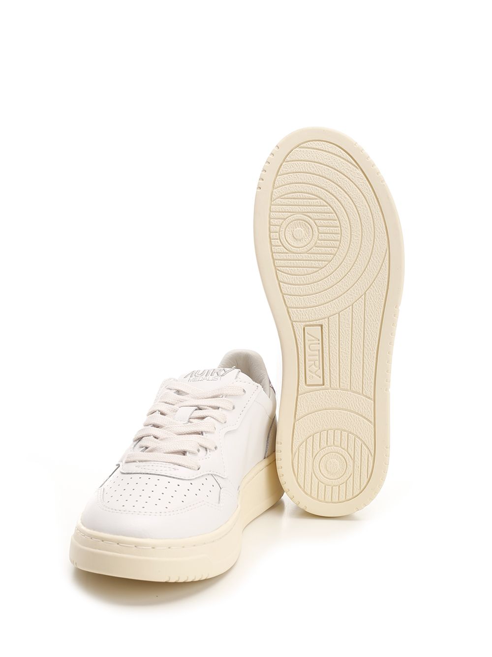 Autry  Medalist Sneakers - White | e1aa7557388cc417c268638b98dd6a7099c6b2c0