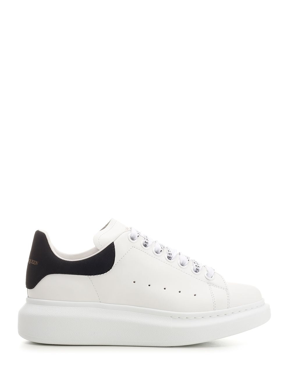 Mcqueen Oversized  With Black Heel Sneakers - White | 8e149e63d1f0264276982ea44c4d5597cb0c7ad5