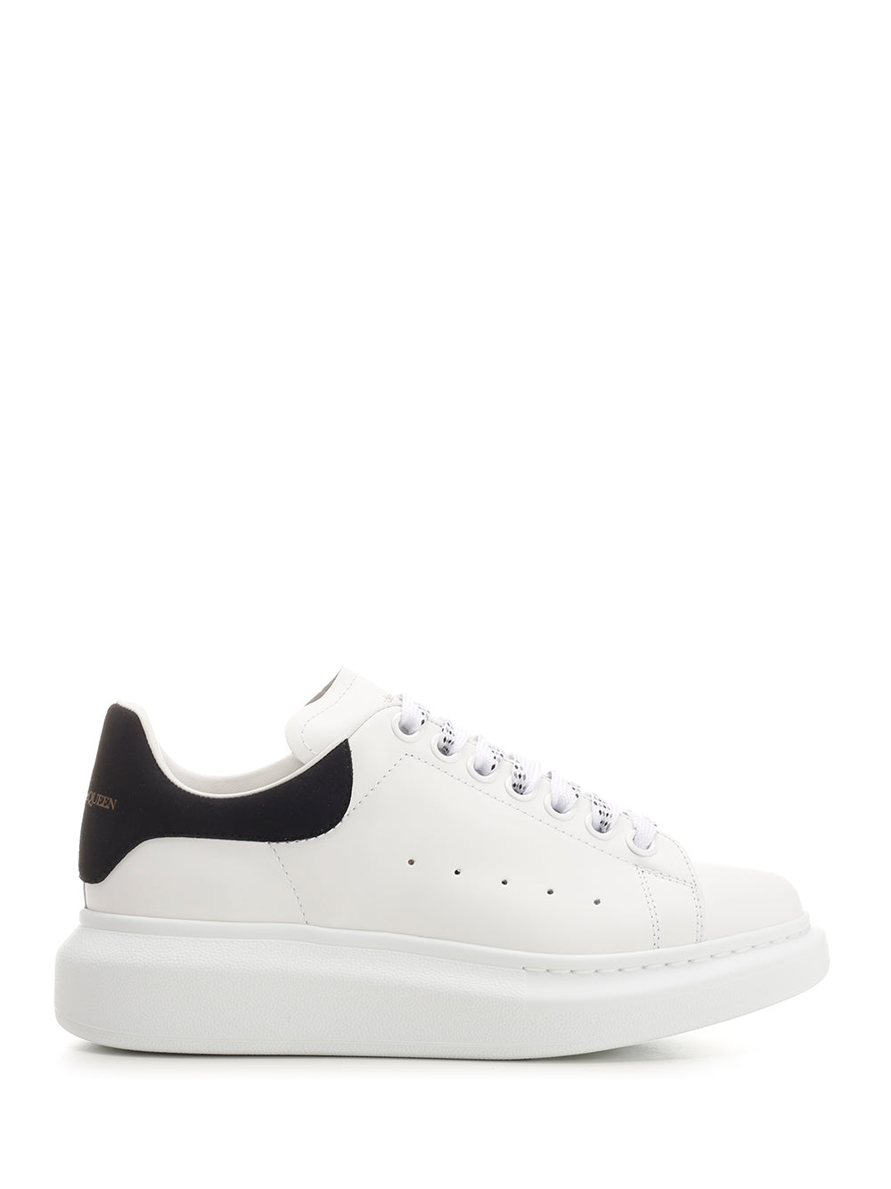 Mcqueen Oversized  With Black Heel Sneakers - White | e229a42263561dd9bc6394ca22c74fd669692d0e