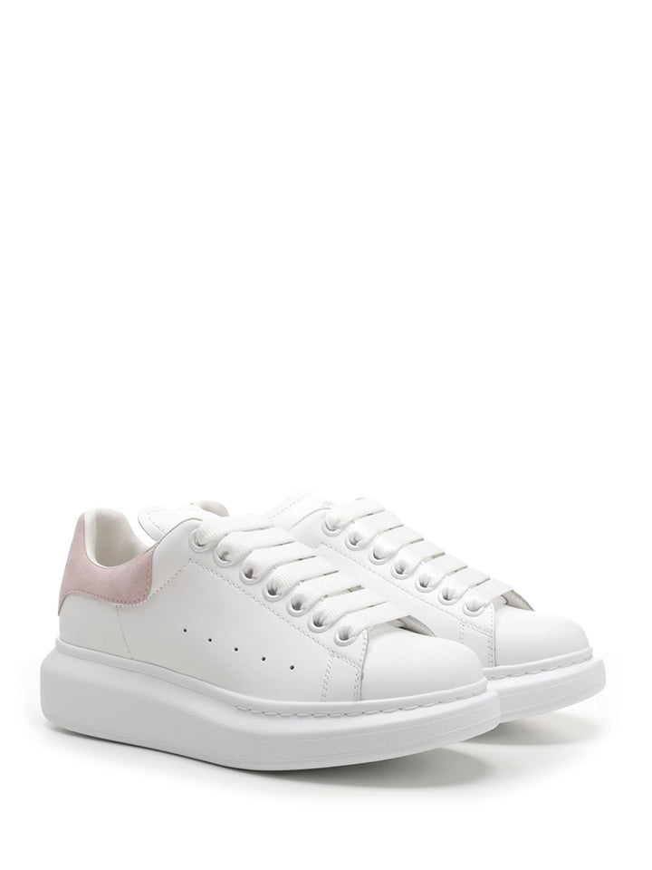 Mcqueen Oversized  With Black Heel Sneakers - White | e86400d5a142b4e52225a5bf7cb172fed48f0401