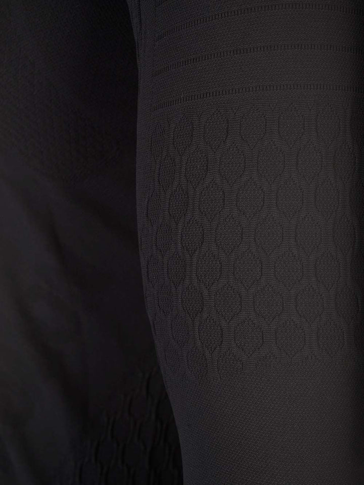 Mm6 Maison Margiela Mm6 X Salomon Gore-Tex Long Sleeve T-Shirt Knitwear - Black | e7cf88bda9e4519de73c056b540aca575d7d06d0