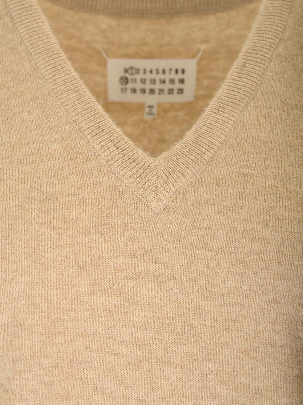 Maison Margiela V-Neck Vest Knitwear - Beige | 8c3fac518809f1bb5667a498294f85f90f3fb87f