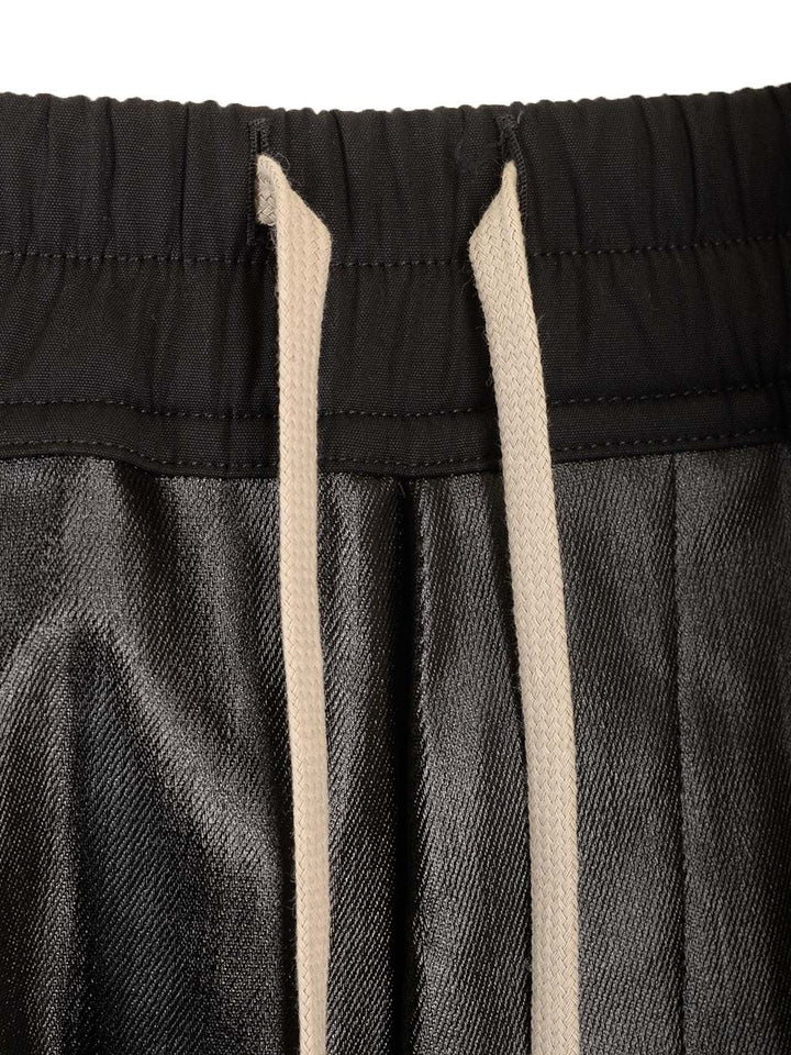 Rick Owens Coated Denim Cargo Shorts Trousers - Black | 6142af29e84e4e7ba22dcc7c661ee7e496cdc445