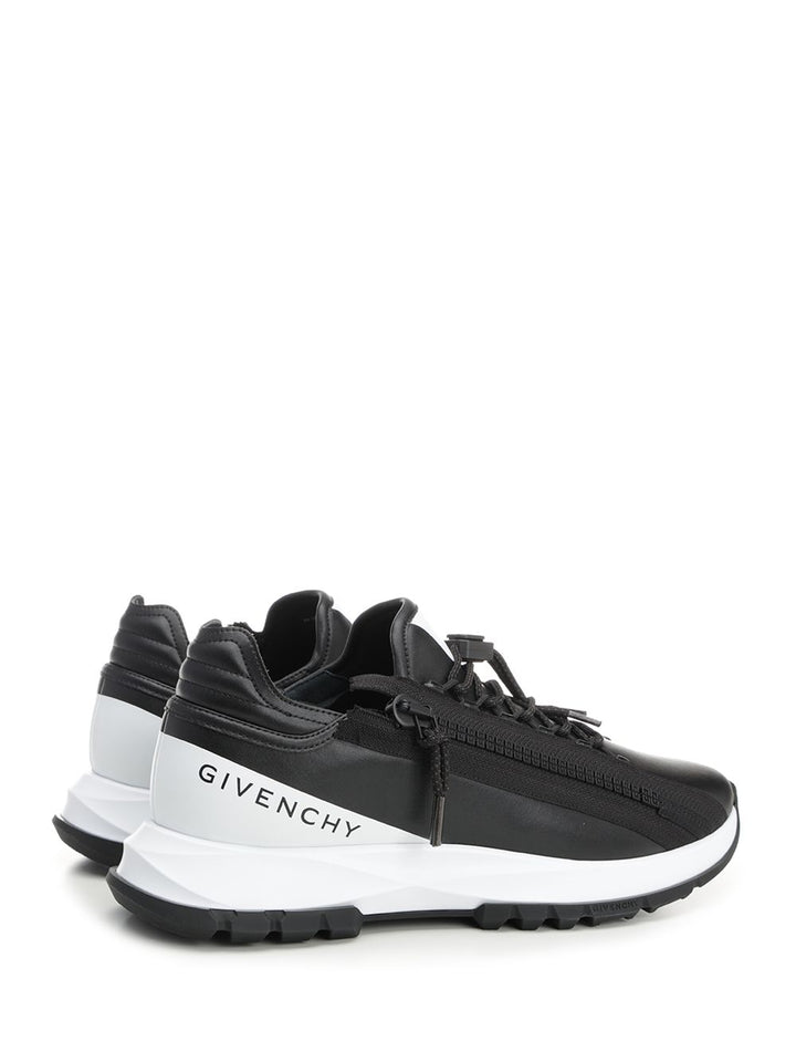 Givenchy Spectre Sneakers - Black | 523c781a107567371ab331af5f10b9fbb4af5556