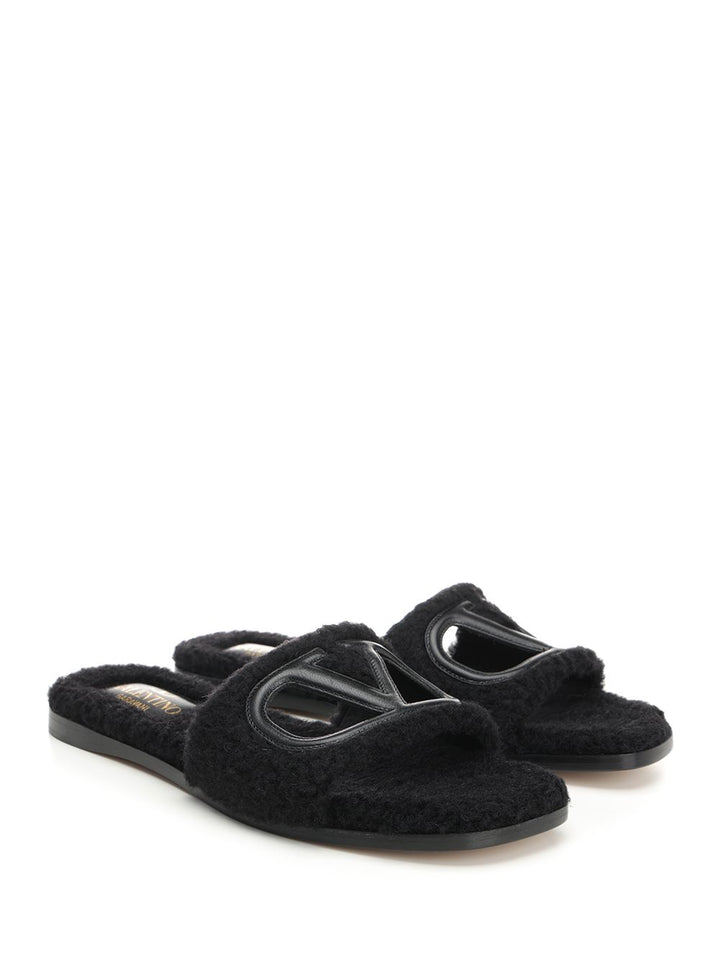 Valentino Garavani Furry Slide Slippers Sandals - Black | 5532701ef8803be82060da23e2baaf0f8d12a152