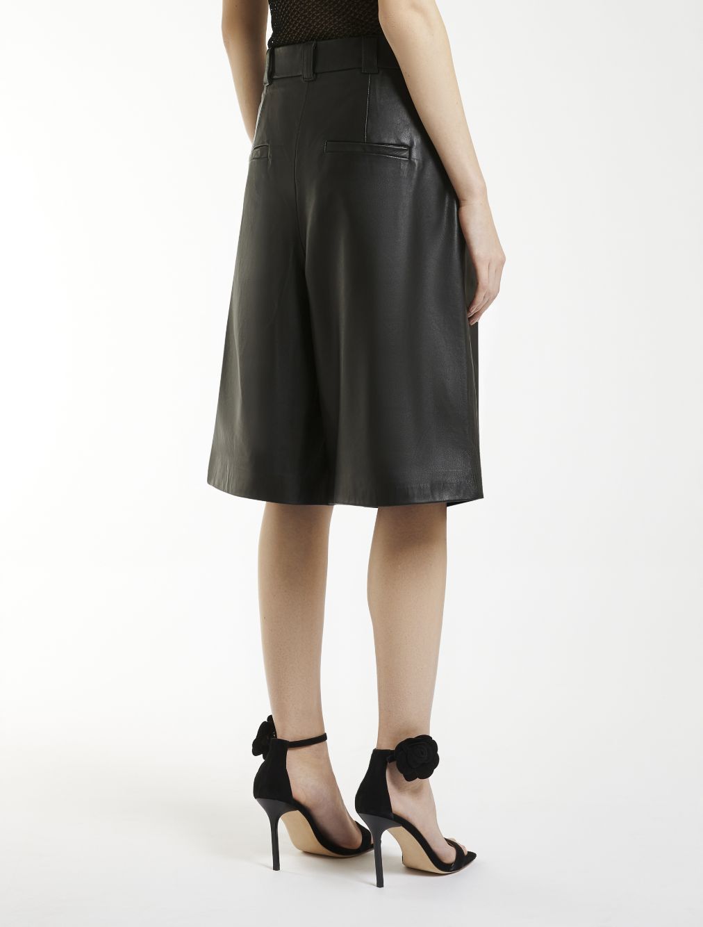 Emily Ratajkowski X Marella Leather Maxi Bermuda Shorts Trousers - Black | 6e277189d1736e21df04d9a63cca1120dc5d15ad