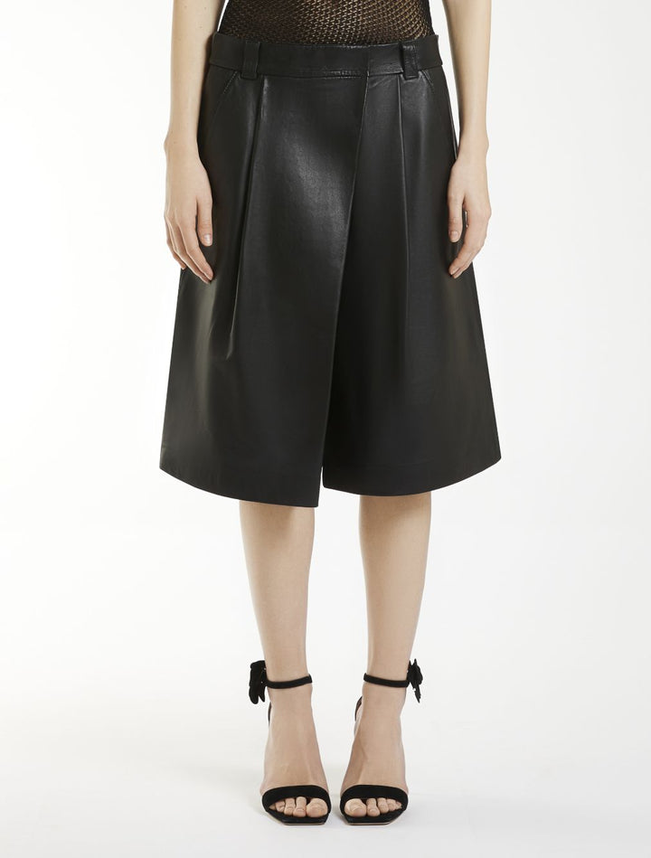 Emily Ratajkowski X Marella Leather Maxi Bermuda Shorts Trousers - Black | 0aad530a2d35e09e4e2f5a69d255b07714226b82