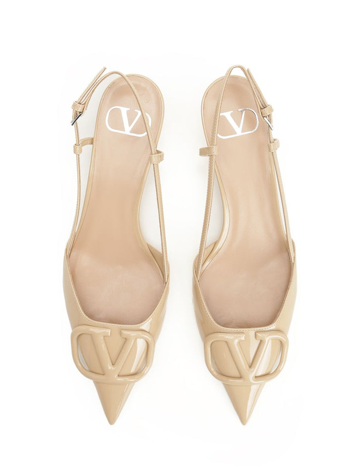 Valentino Garavani Vlogo Signature Slingback Pump In Patent Leather Sandals - Beige | 2e7583c7c1cc642bee77ba5e49d8e07cdcfd66a7