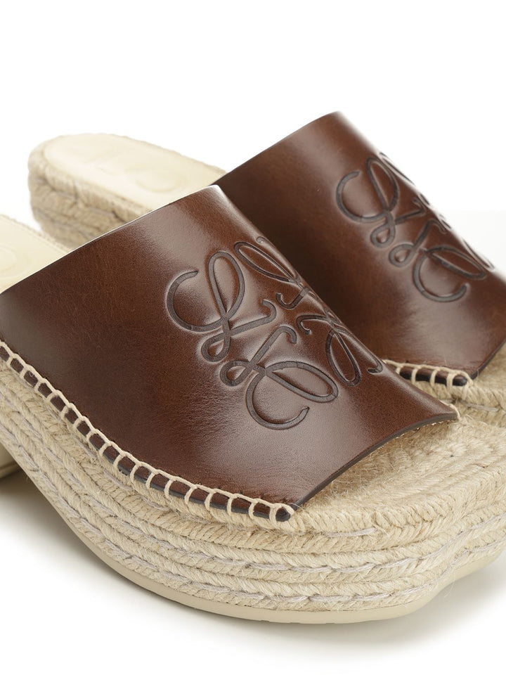 Loewe Petal Platform Espadrilles In Vegetable Tanned Calfskin Sandals - Brown | 3d928a883956a3f0a1b2f8e01e6a4411ace5ffa7