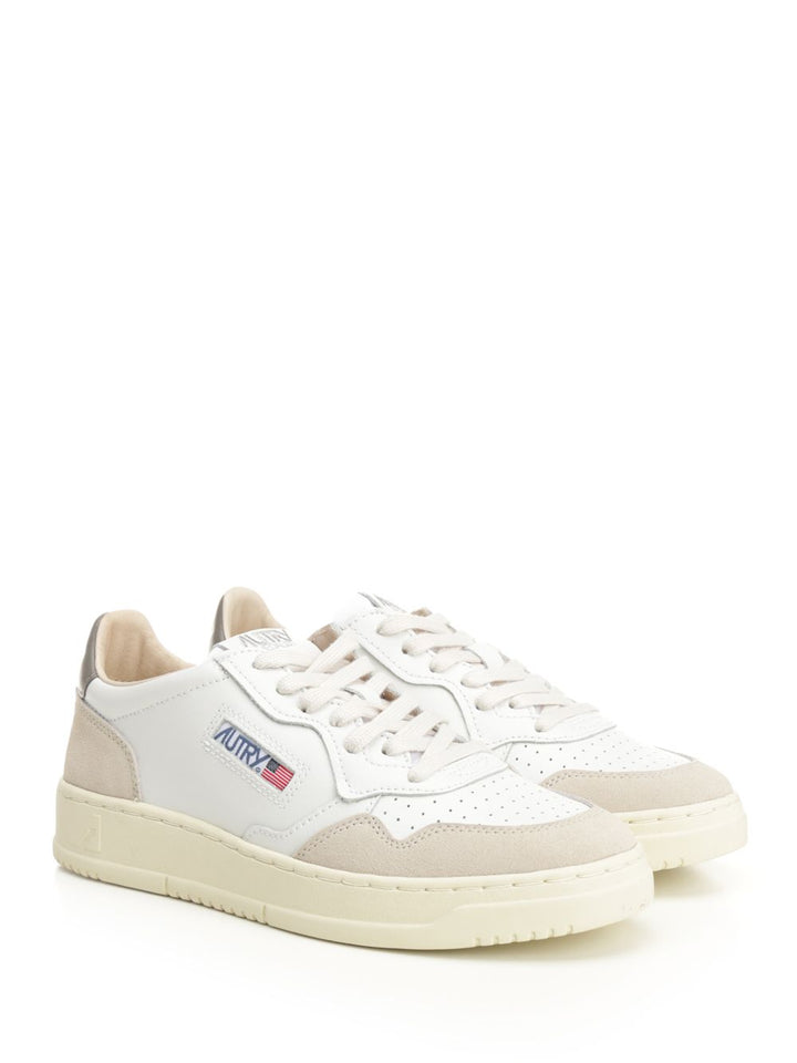 Autry  Medalist Low Sneakers - White | be423e71042b066566e6132355b8444fb292f52f