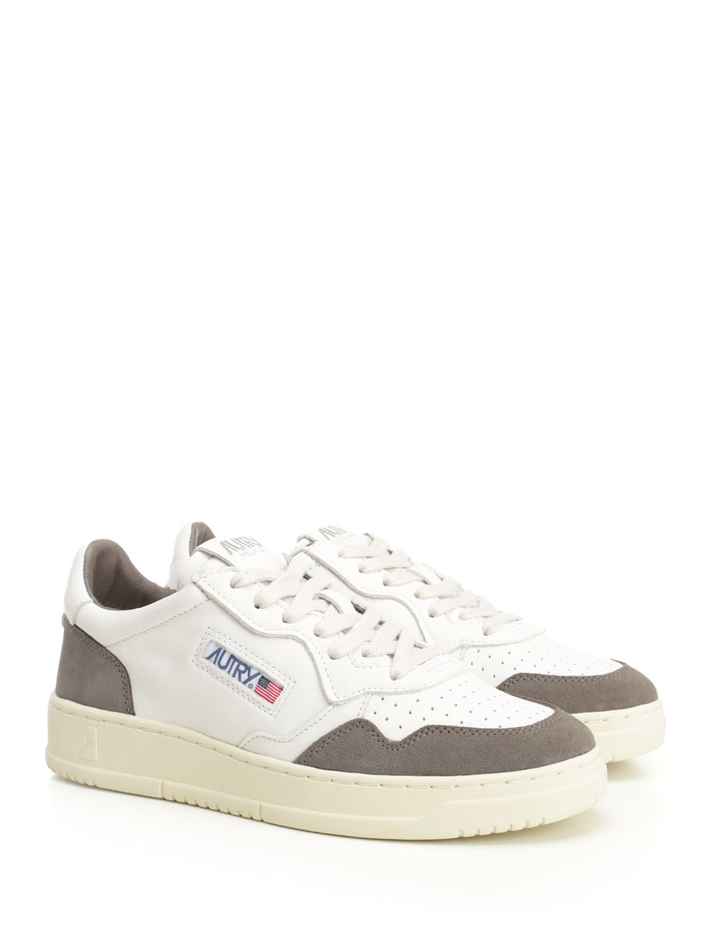 Autry  Medalist Low Sneakers - White | 9058bac5801e8660bad3f9a593db8c3015bfd763