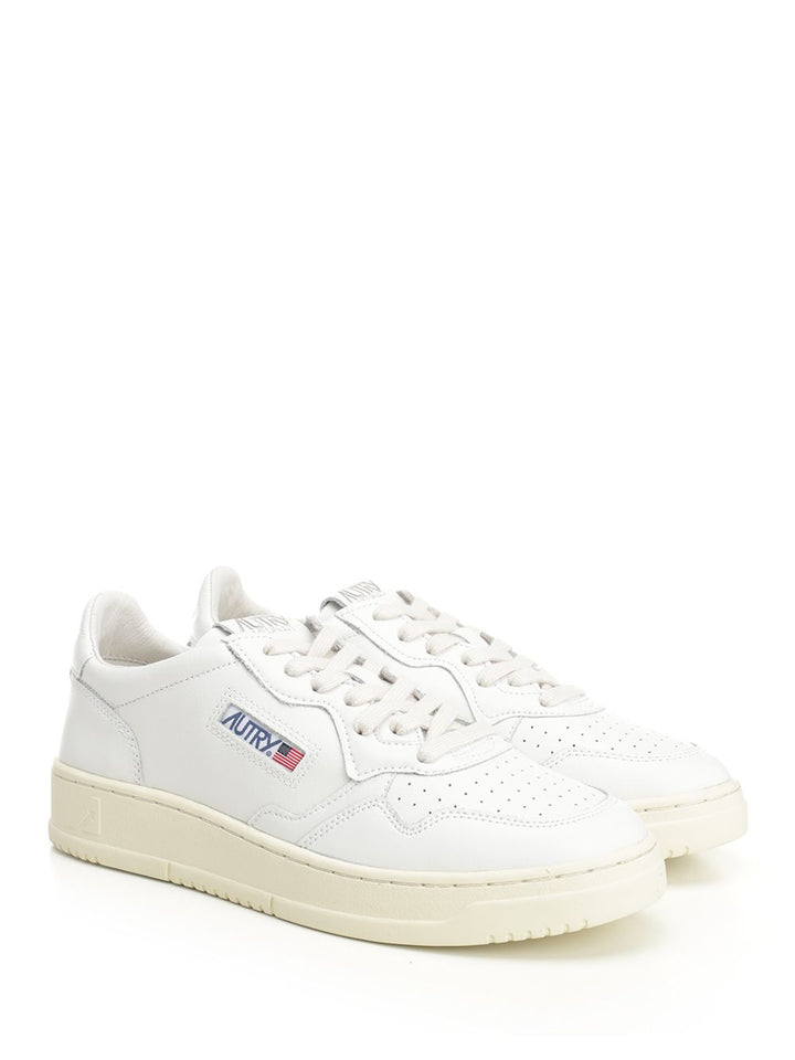 Autry  Medalist Low Sneakers - White | 84c4ea9b827168132753b45d7084c055630a65cd