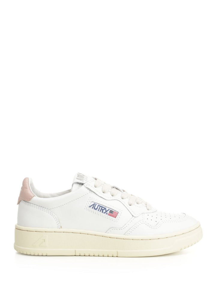 Autry  Medalist Low Sneakers - White | ee98d827815a86ba5c1968a4cec67e0d4d6152c6