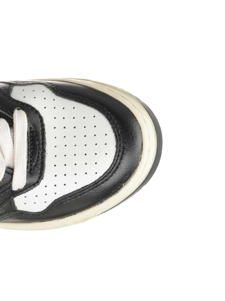 Autry  Medalist Low Sneakers - Gold | d4de2b0a781af4ff30a32ed308ea262ba71811cb