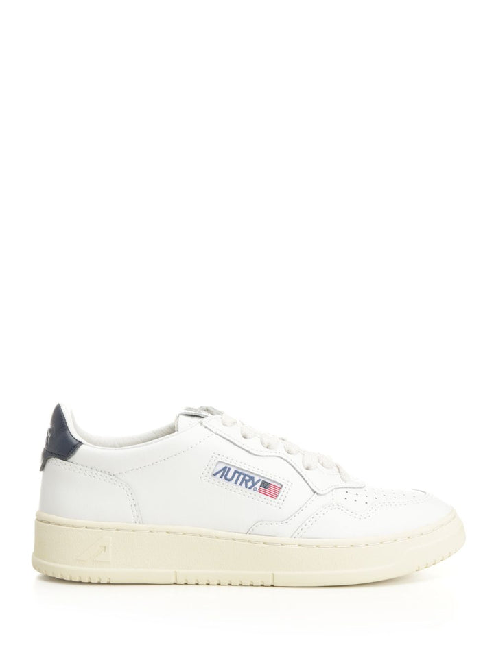 Autry  Medalist Low Sneakers - White | 86b6c2b5fd67118a3366e4f165058a9411d748a3