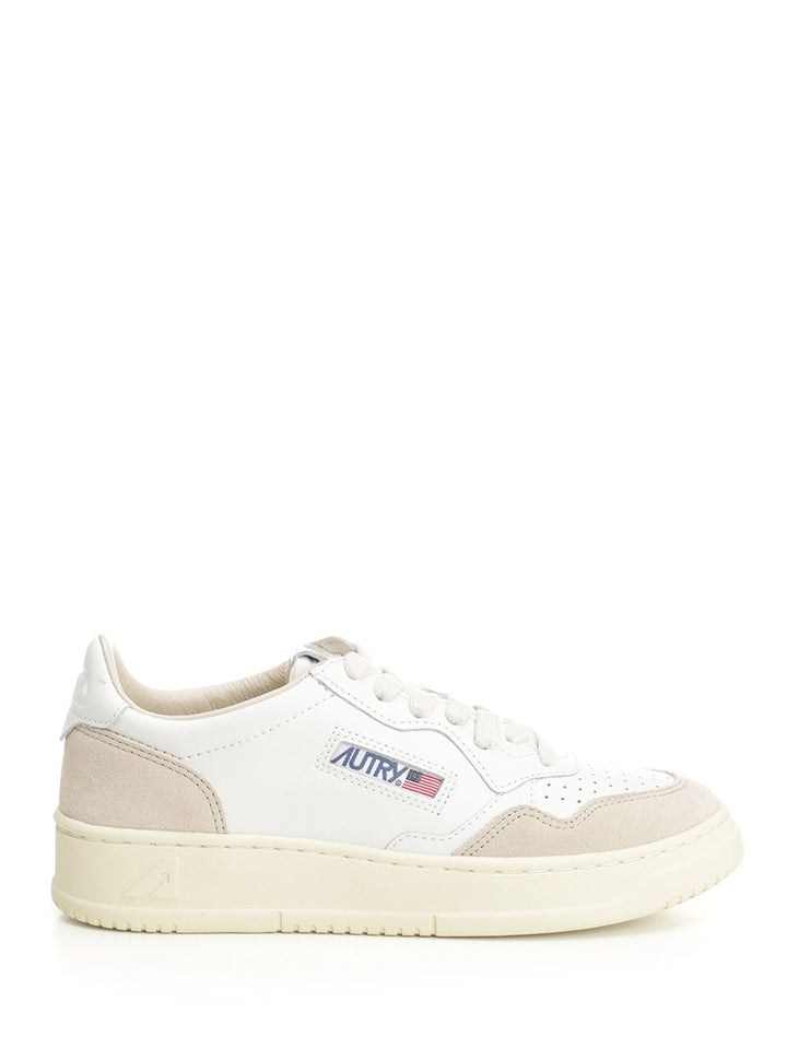 Autry  Medalist Low Sneakers - White | ffc46751fc5bb4a25ac39671799daced8f3d0e14