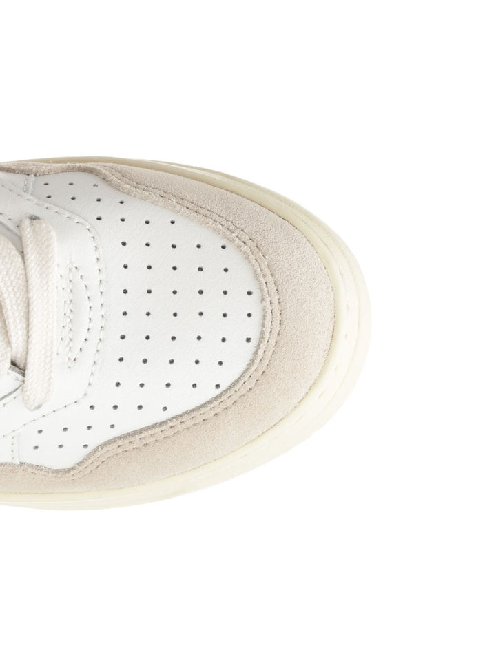 Autry  Medalist Low Sneakers - White | bfd0d36d78971e98d27cbf23a391b7f2050eee72