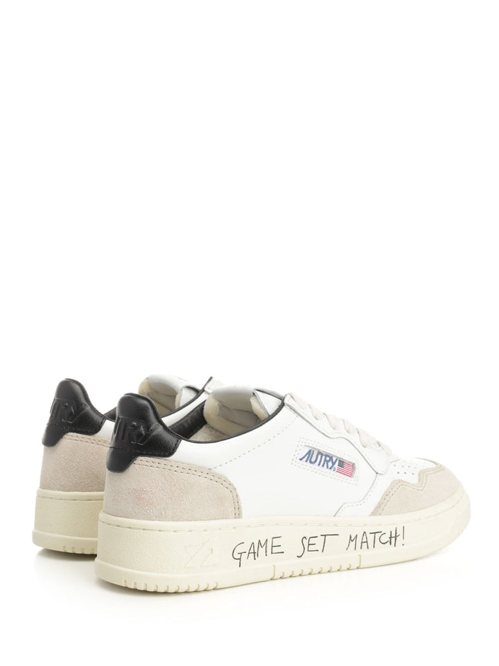 Autry  Medalist Low Sneakers - Gold | e208ea9c85fffd154af0dc1b8e262f082d20d873