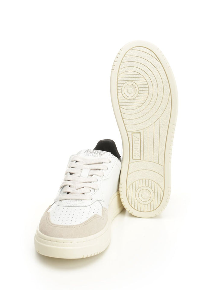 Autry  Medalist Low Sneakers - Gold | 4eb7ffeb66b927f9f109347cac2391983a5b9874
