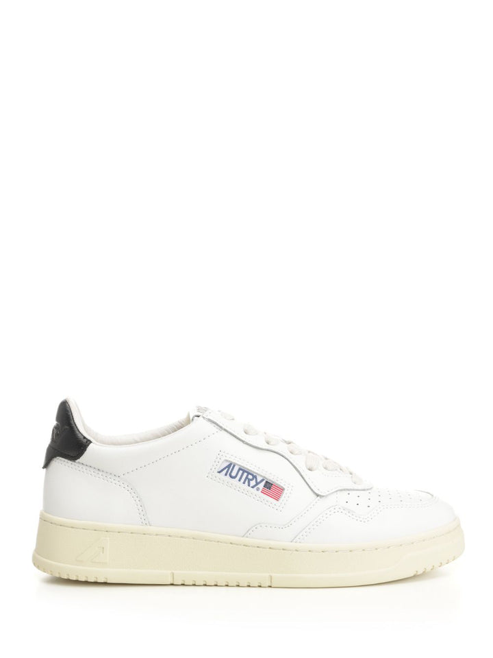 Autry  Medalist Low Sneakers - White | 724691f0574618c2e05e113688d77e8de3602782