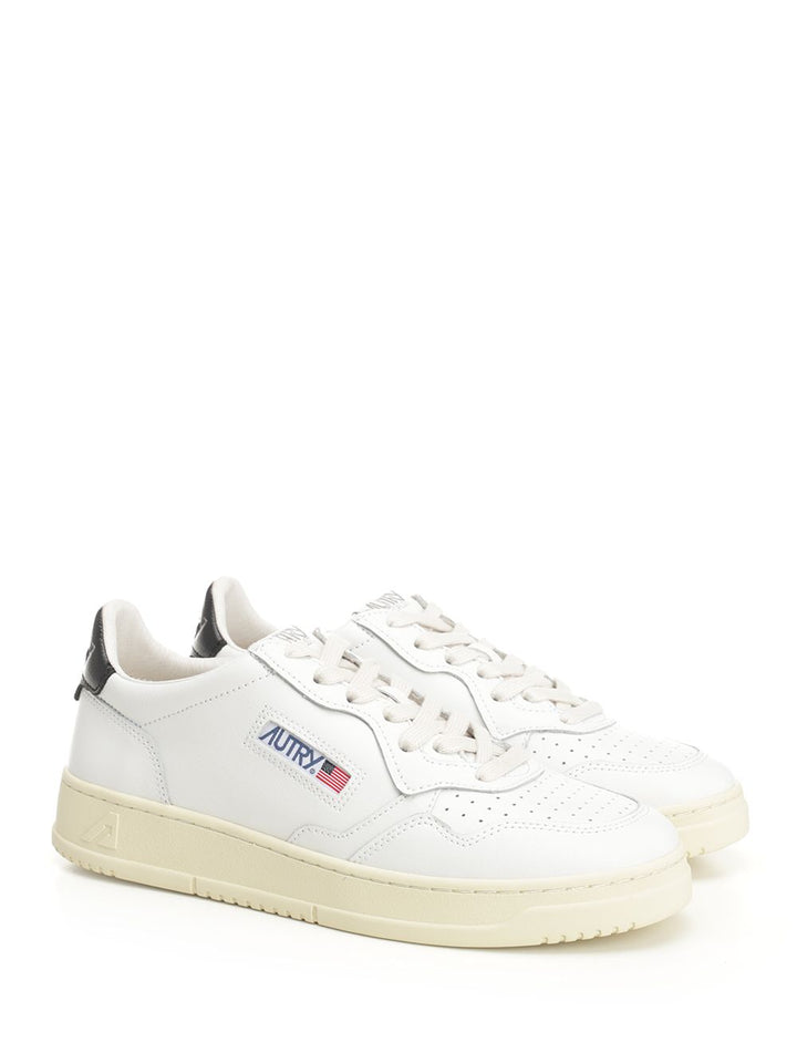 Autry  Medalist Low Sneakers - White | 4b1206521ee3734ae07fb7a879772f6a7bd77b10