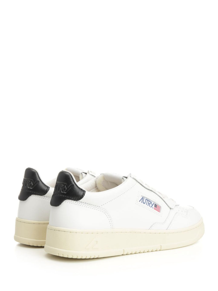 Autry  Medalist Low Sneakers - White | d836313ae1e75d989a648e998402e4dc758a485f