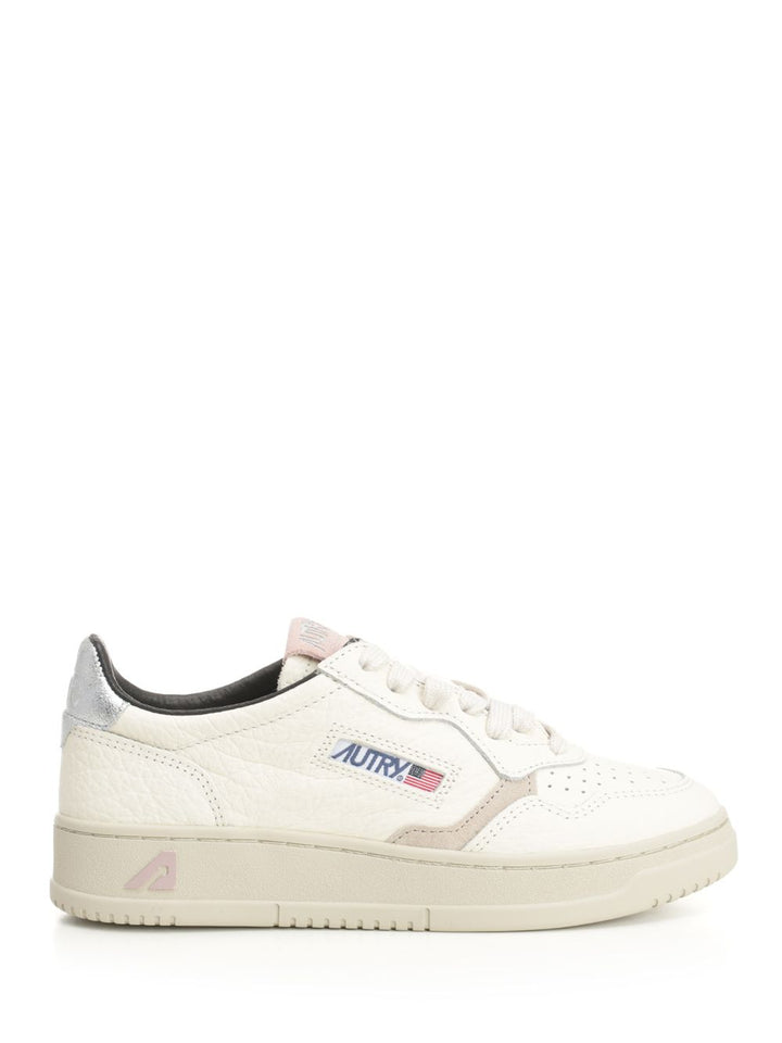 Autry  Medalist Low Sneakers - White | a0ba627d34ef59494b160a15e13a91f26e44e542