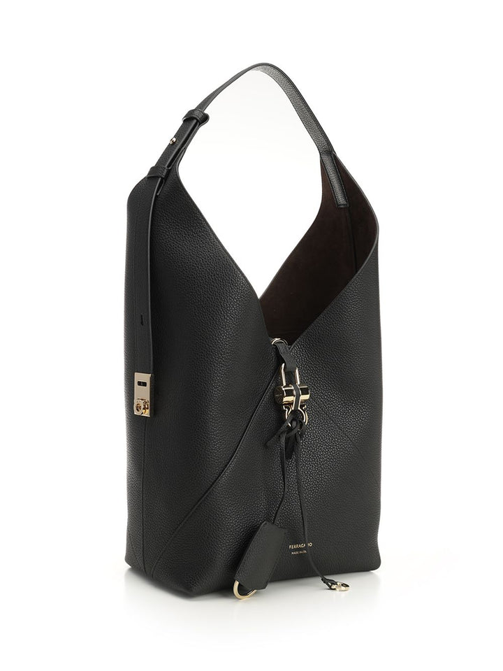 Ferragamo V-Shaped Shoulder Bags - Black | 71021bd511b79e260b75eef87bbec3db49ea10ca