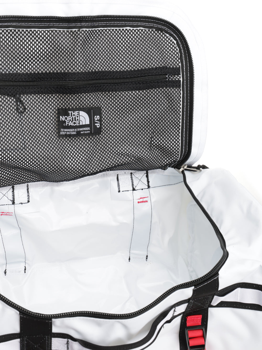 The North Face Duffel Base Camp - S Travel bags - White | fc80d040bc86eb3f5462b6fa4f409773ebcced9b