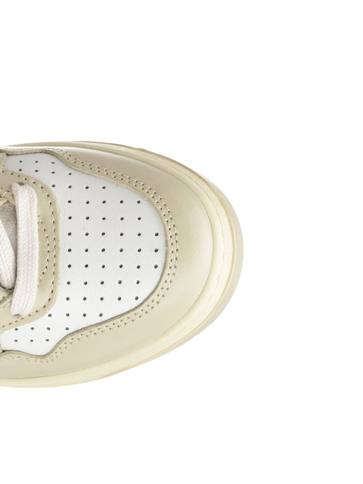 Autry  Medalist Low Sneakers - Beige | 3fe7d0c5bc7818b70560a1adf069de7906b9b237