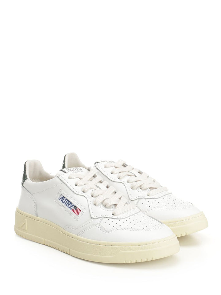 Autry  Medalist Low Sneakers - White | 4cdcf1bd9013e16f061e4ec4d6bc9da072abf9ad