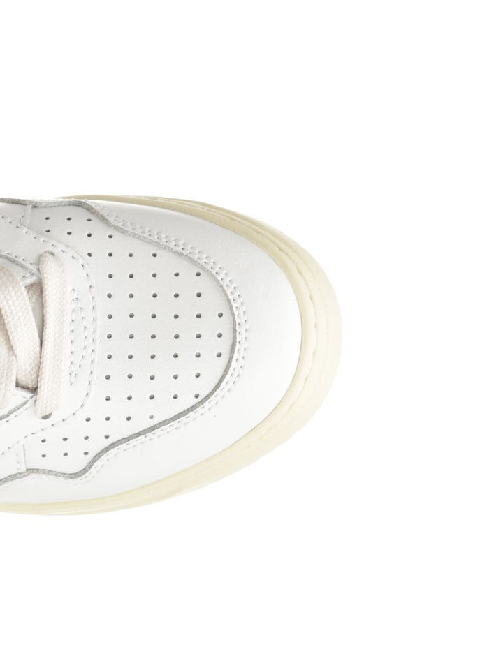 Autry  Medalist Low Sneakers - White | d08297f690c6073a9dd1ccdae847431eaa064432