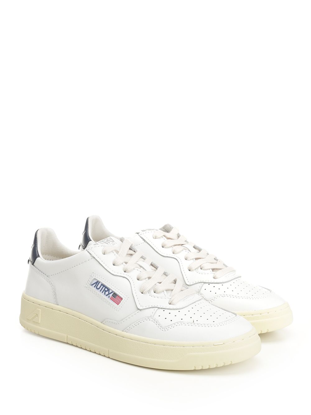 Autry  Medalist Low Sneakers - White | 88f955ec3c4d79dc2a4e07d174e2cf29928c619a