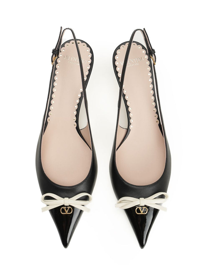 Valentino Garavani Bepointy Pumps - Black | 74fffef3c482f08d3d9e5d81f4ab114b92a5111f