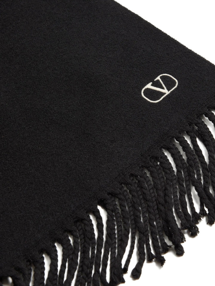 Valentino Garavani Scarves - Black | f18303dfb6e1b4ca7e353f4e293c8c39574f657f