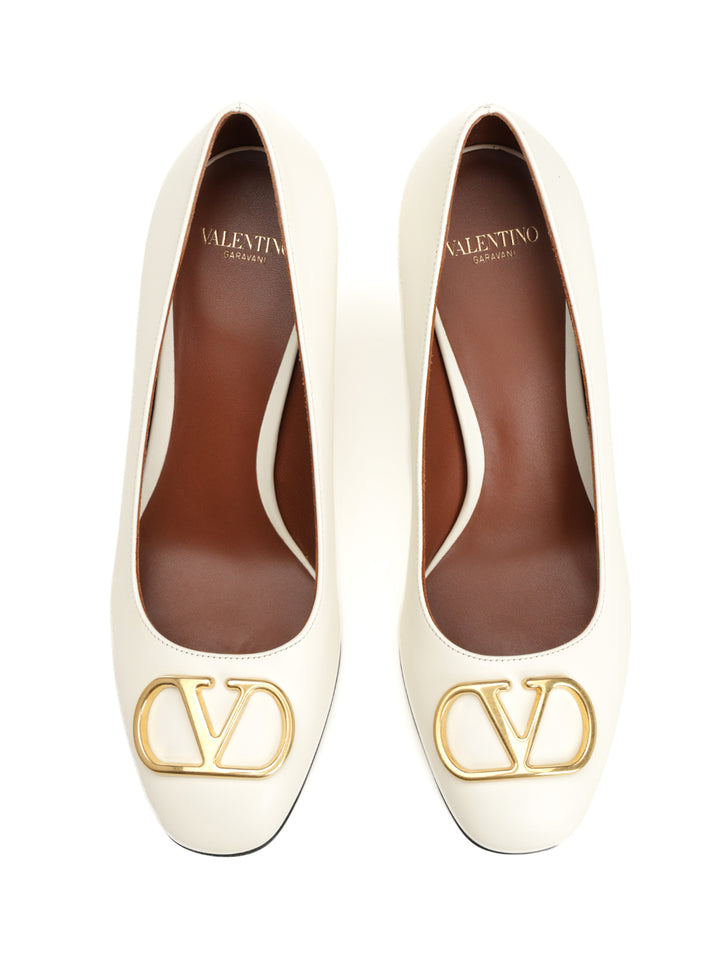 Valentino Garavani Pump Vlogo Signature Pumps - White | b2990f803387ac4b11dbe49263904ae32044956e