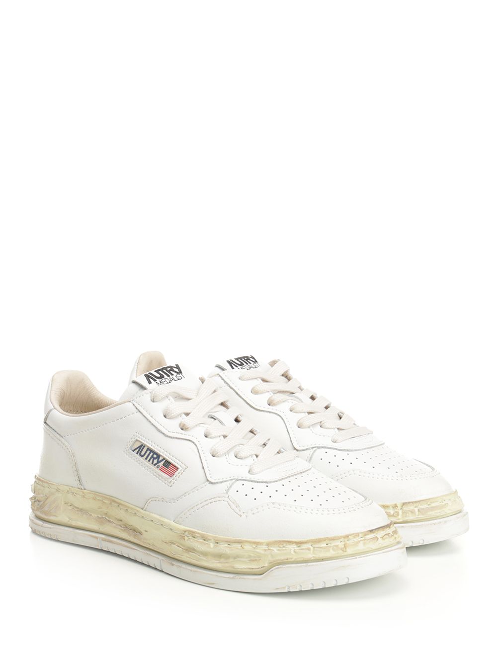 Autry  Medalist Low Super Vintage Sneakers - White | 302b738ecf70a44d5440ff3bdccf1ca53d8e7f92