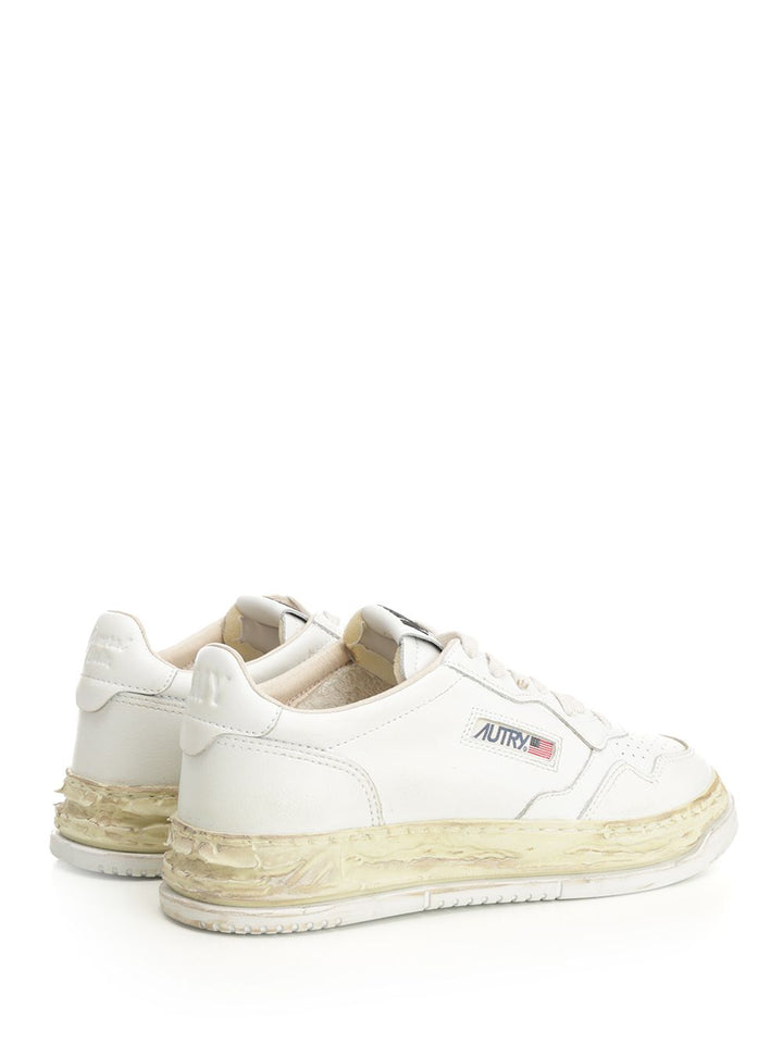 Autry  Medalist Low Super Vintage Sneakers - White | 9fbf8b8e07bd623bc46026ab604a6e8e38eec1d8