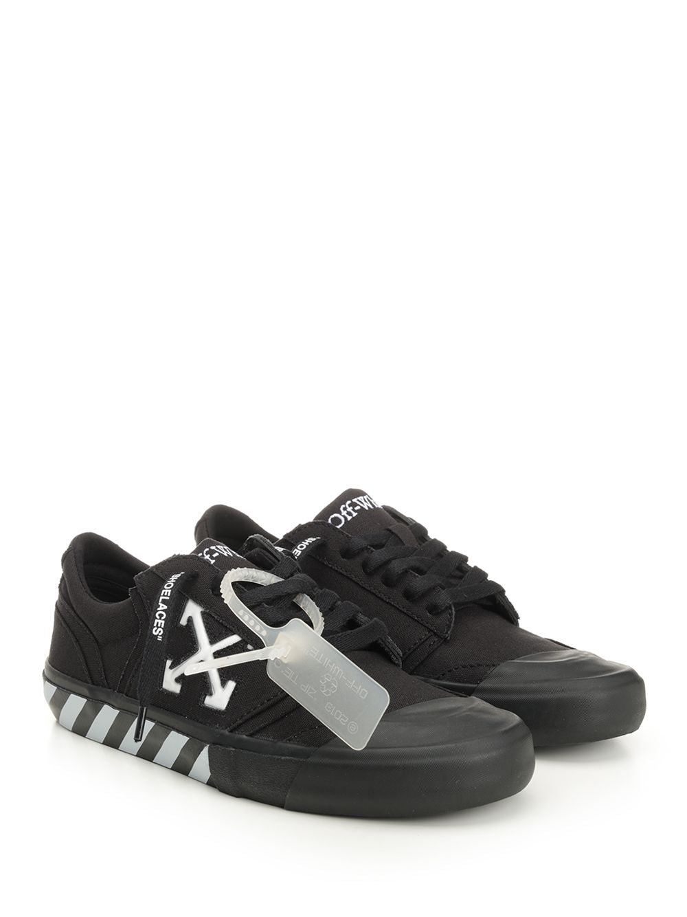 Off-White With Laces And Logo Sneakers - Black | 530430e3c96ec666b62a62baa4e75166ad147442