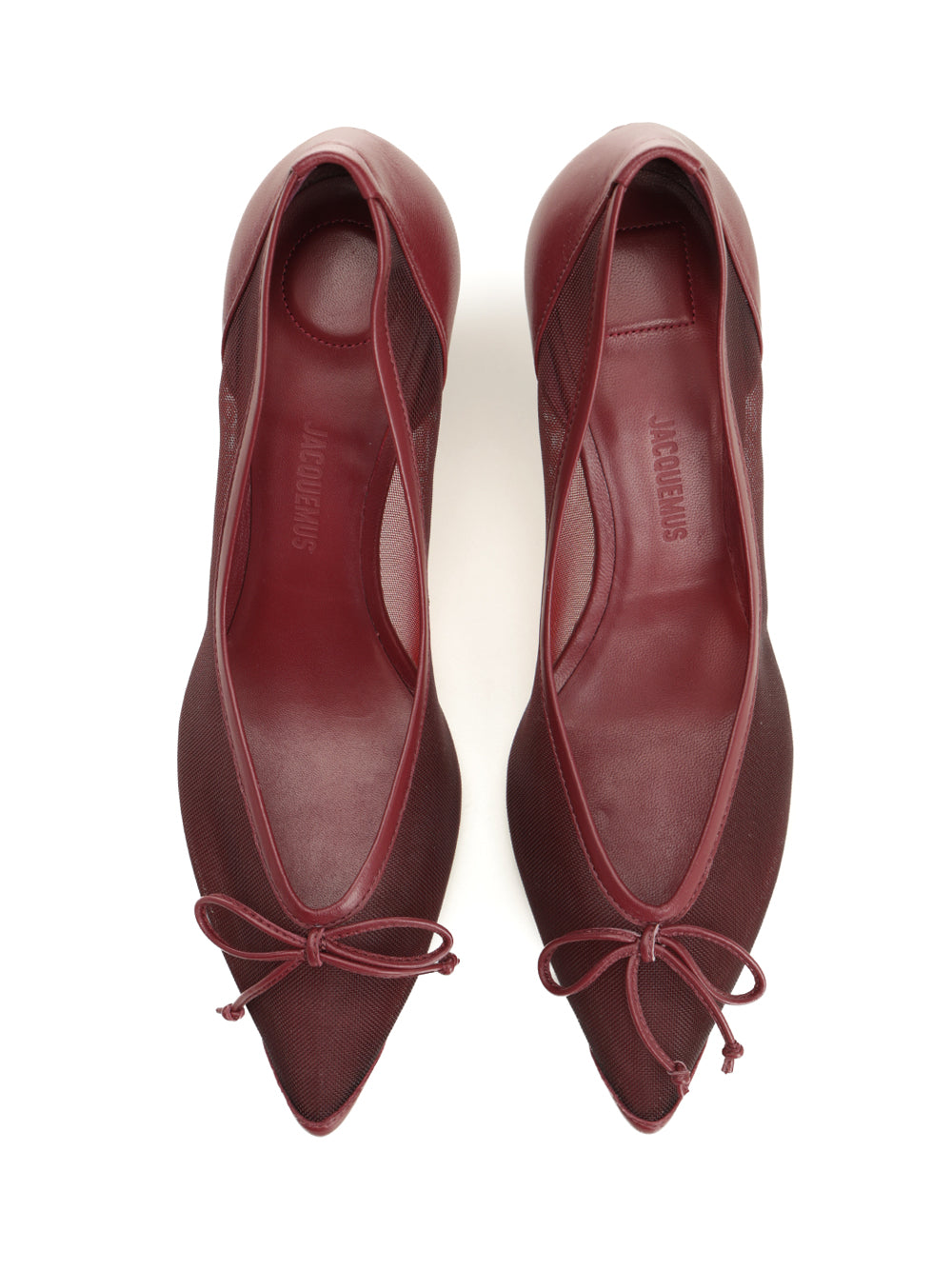 Jacquemus Décolleté Tourni Pumps - Bordeaux | 624fff195e9a9ff2f81a6ab1e3ca80a8b20e86ec