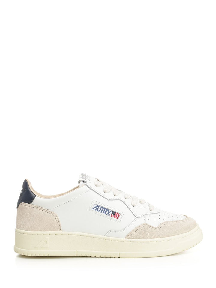 Autry  Medalist Low Sneakers - White | 2088f522f33871f6594e7dbc4c13a2b3befd58ee