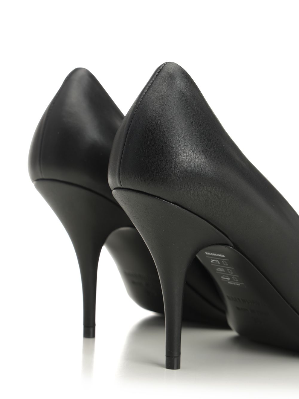 Balenciaga Décolleté Avenue Bb Editor Pumps - Black | c8fdf0a899e409eec3876e2f3ae1dbd4694c8353