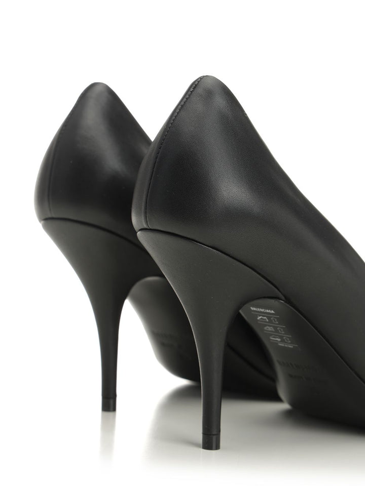 Balenciaga Décolleté Avenue Bb Editor Pumps - Black | c8fdf0a899e409eec3876e2f3ae1dbd4694c8353
