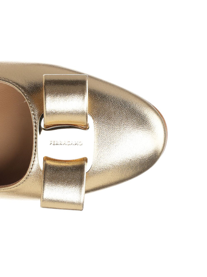 Ferragamo Vetty Pumps - Gold | 47a58494b76280f6ac837254ae32edb261ee45e7