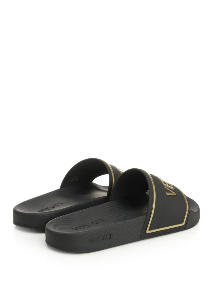 Versace Rubber Slides Scarpe basse - Black | 1129f6bd1071b967e8c6fb9e8eb2a4aaac70618b