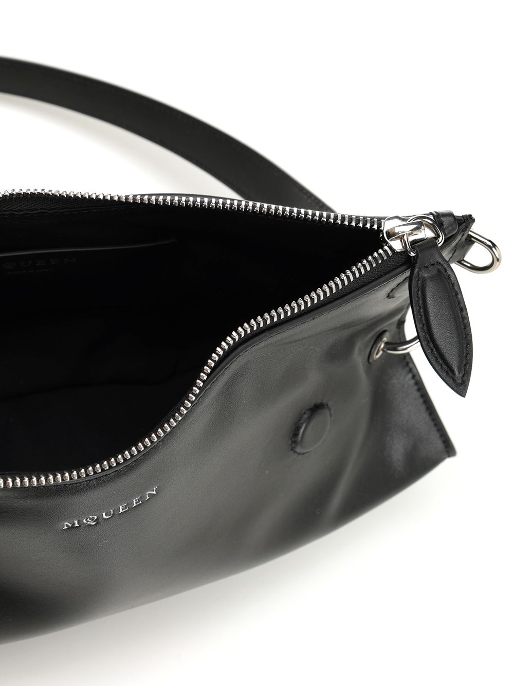 Mcqueen Manta Crossbody Bags - Black | 4105c504346e5968103c94c04e8c451b8dd2101c