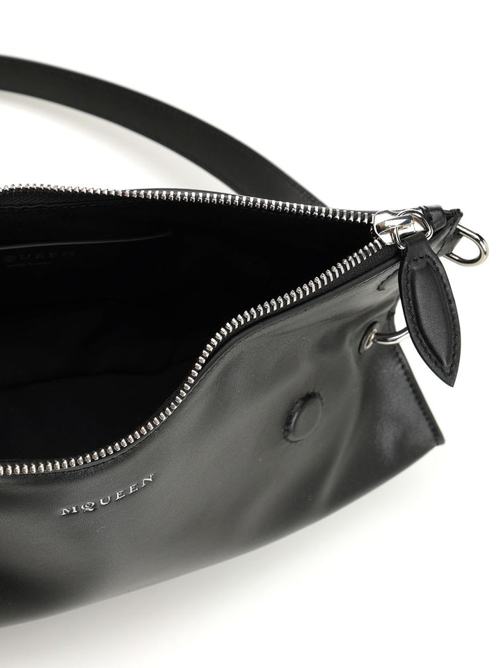 Mcqueen Manta Crossbody Bags - Black | 4105c504346e5968103c94c04e8c451b8dd2101c