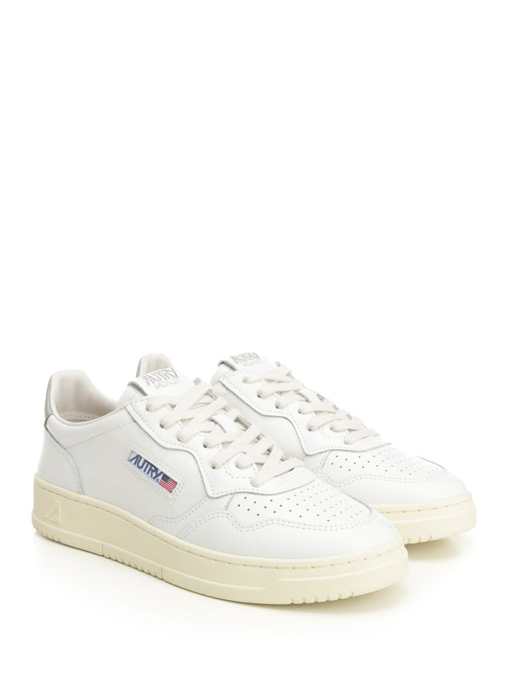 Autry  Medalist Low Sneakers - White | 571d063ebf6576648a695d6ccda08c55d92d4f53