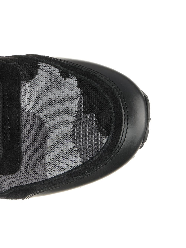 Valentino Garavani Rockrunner Sneakers - Black | d541e9720b54ff8771d62c223cb5a899506ba4bc