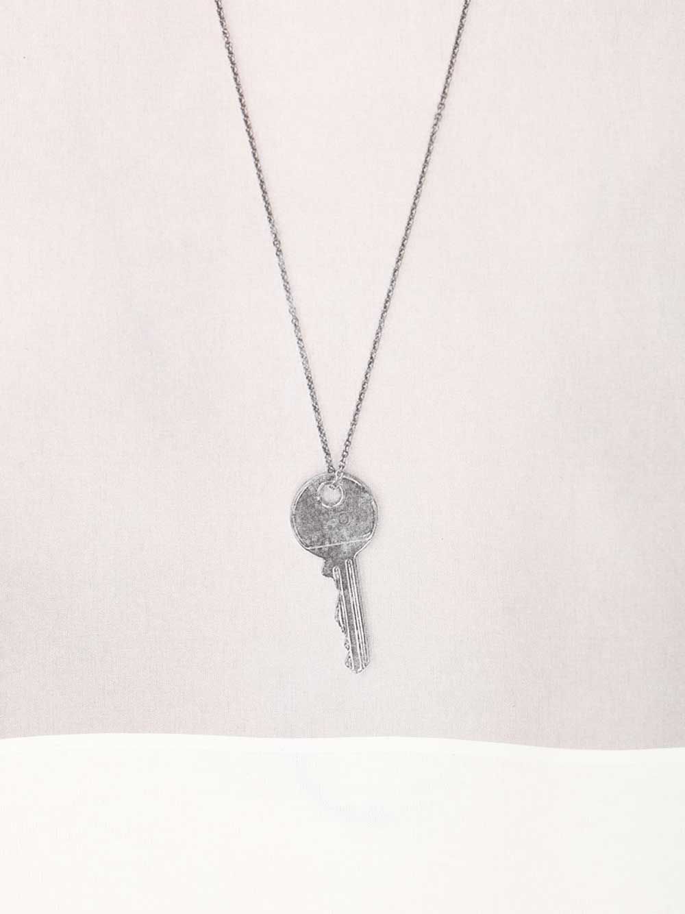 Mm6 Maison Margiela Necklace Trompe L'oeil Graphic T-Shirt - White | 89caa6b796384bdd3e98f4fda5261c918d132f3c